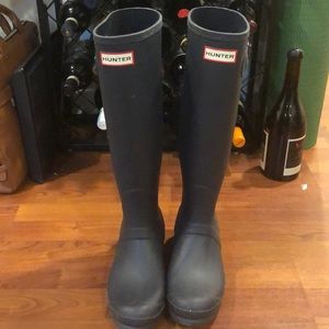 Navy hunter rain boots